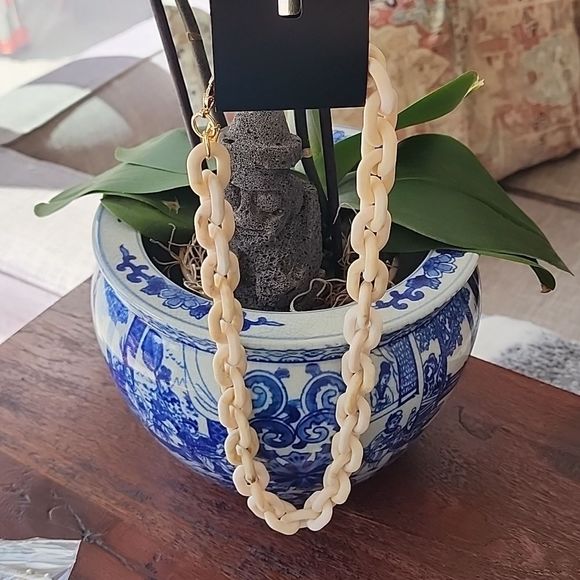 INC INTERNATIONAL CONCEPTS Large Ivory Link Resin Statement Necklace, 23" - Picture 4 of 4